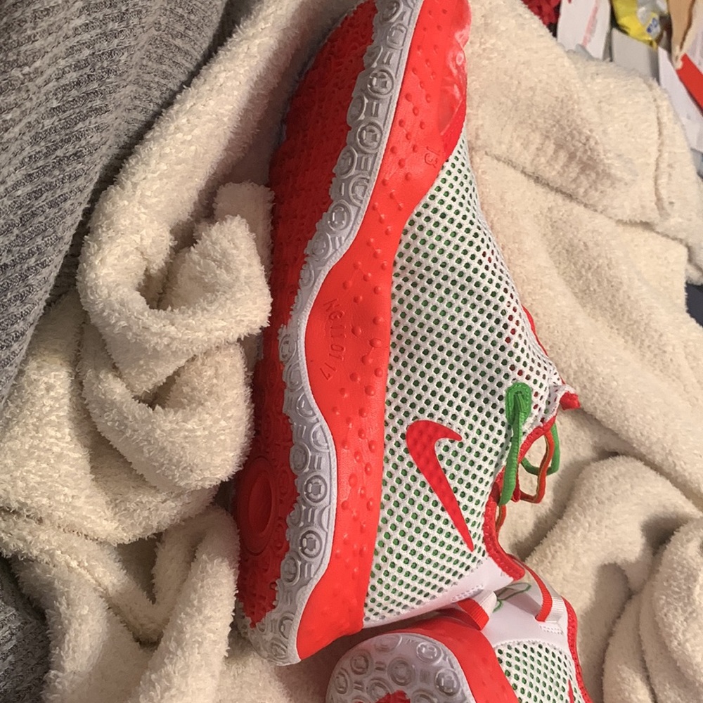 Nike - Picture 3 of 7